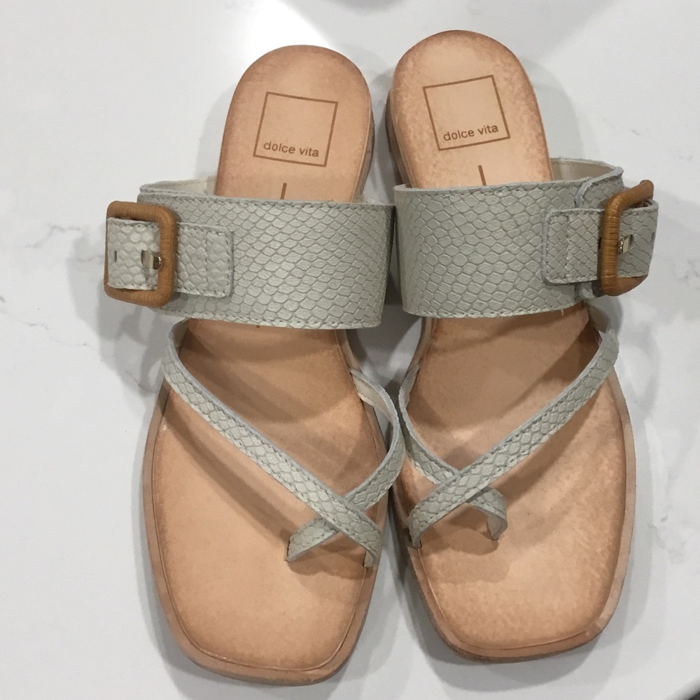 Dolce Vita Women's Textured Sandals in ivory